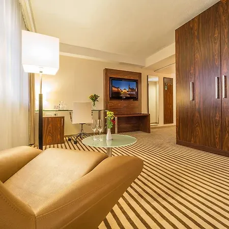 Hotel An Der Oper 4*