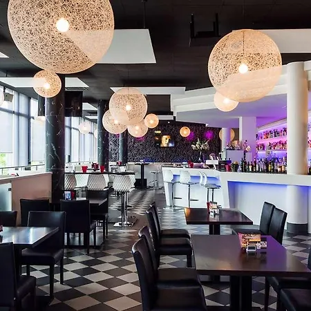 Hotell An Der Oper 4*