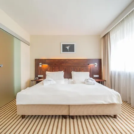 Hotel An Der Oper 4*