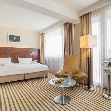 Hotel An Der Oper 4*