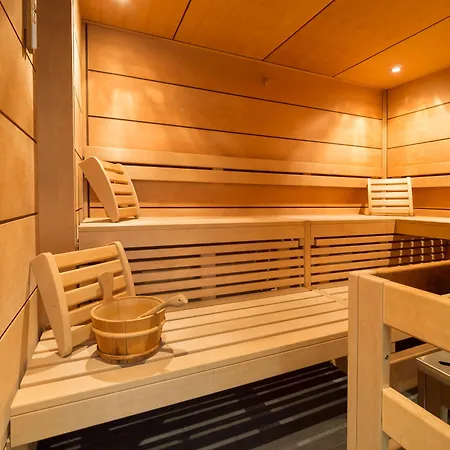 An Der Oper Otel 4*