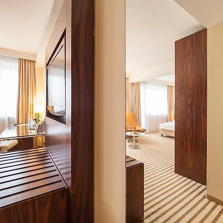 Hotel An Der Oper 4*