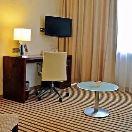 Hotell An Der Oper 4*
