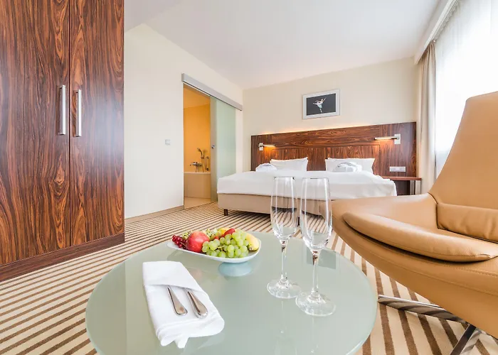 An Der Oper فندق 4*