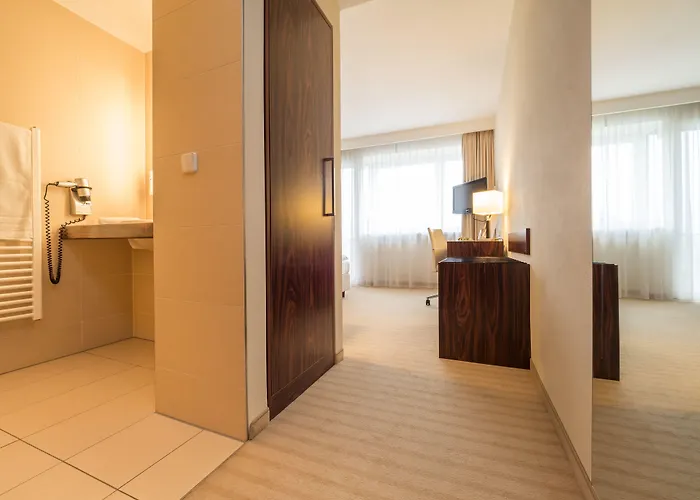 An Der Oper فندق 4*