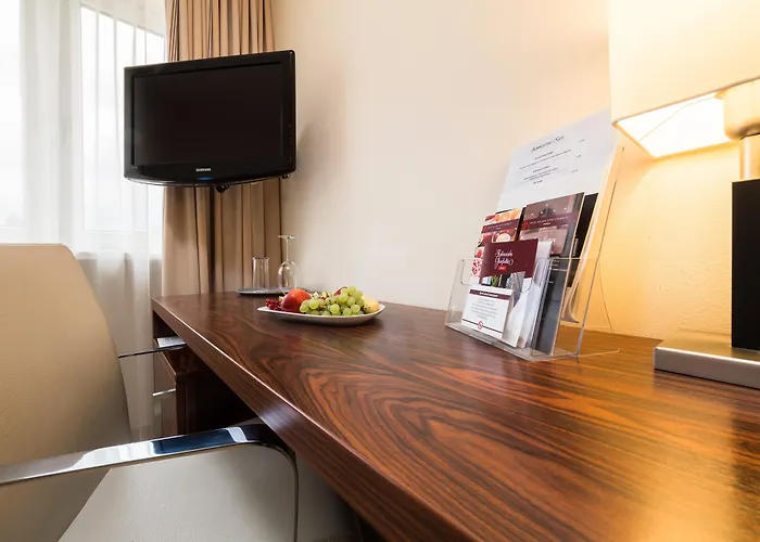 An Der Oper فندق 4*